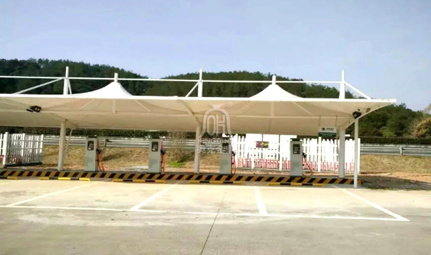 京臺高速洋中服務區充電樁停雨棚